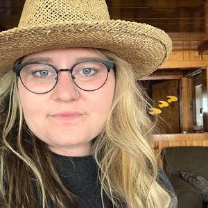 Meet your Posher, Carly